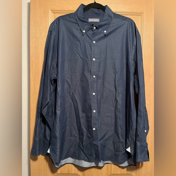 Men's Slim Fit Spread Collar Dress Shirt - Picture 8 of 16